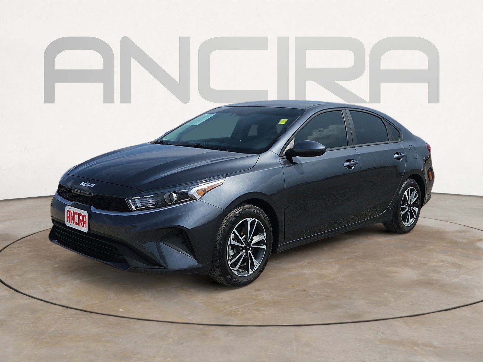 Used 2024 Gravity Gray Kia LXS image 5