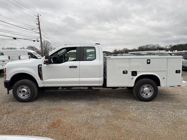 New 2026 Oxford White Ford XL image 2