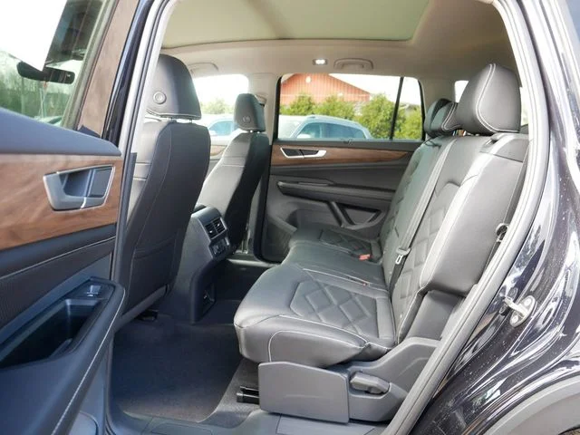 New 2026 Black Volkswagen SE w/Technology image 8