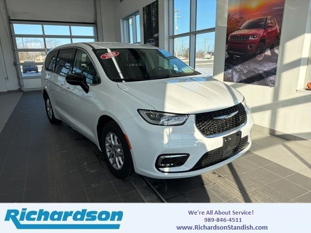 2024 Chrysler Pacifica Touring L's photo