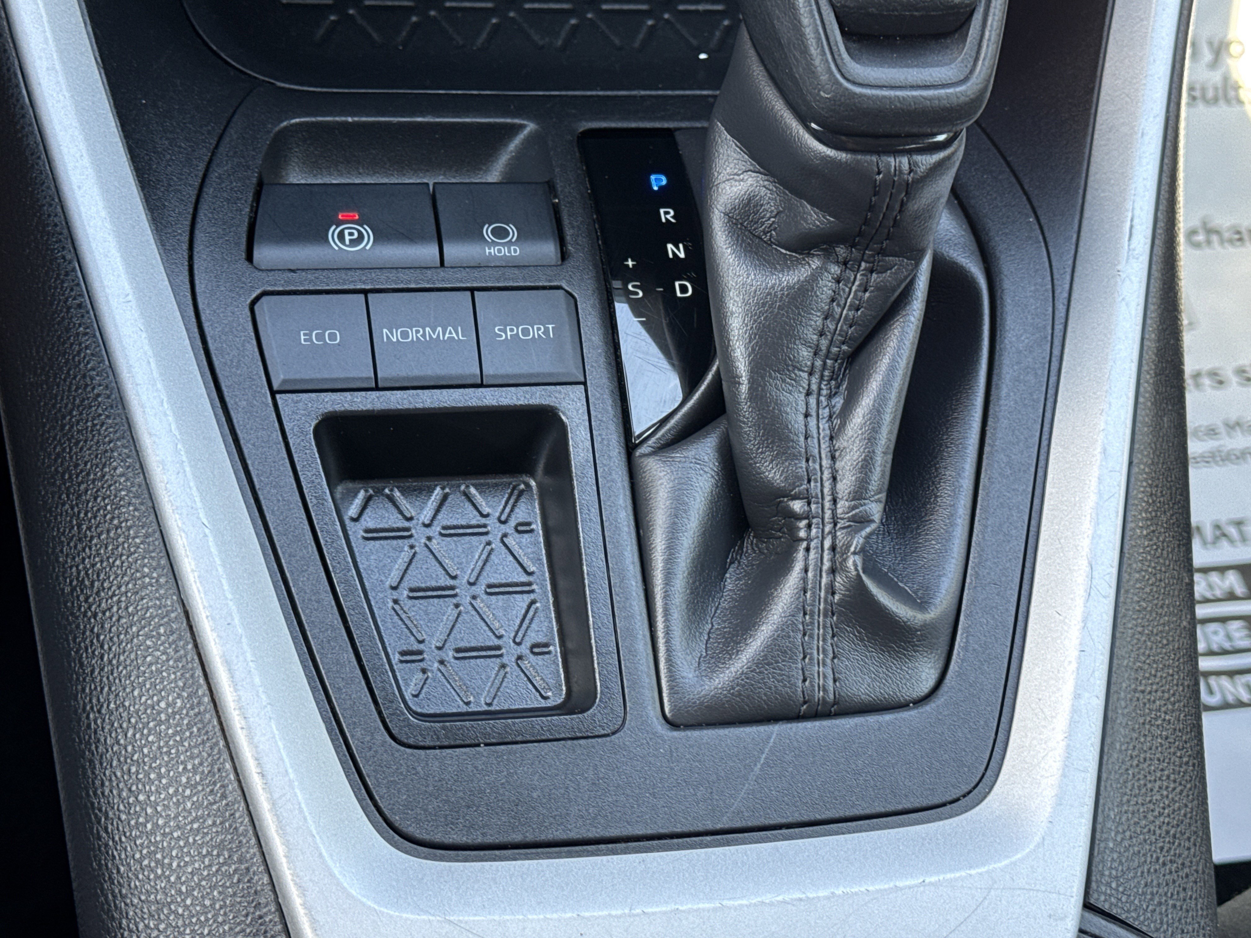 Used 2024 Ice Cap Toyota XLE image 27