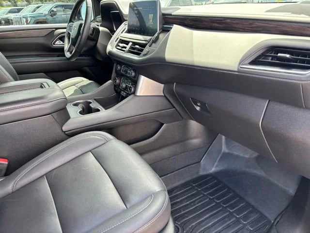 Used 2022 Black Chevrolet Z71 image 25