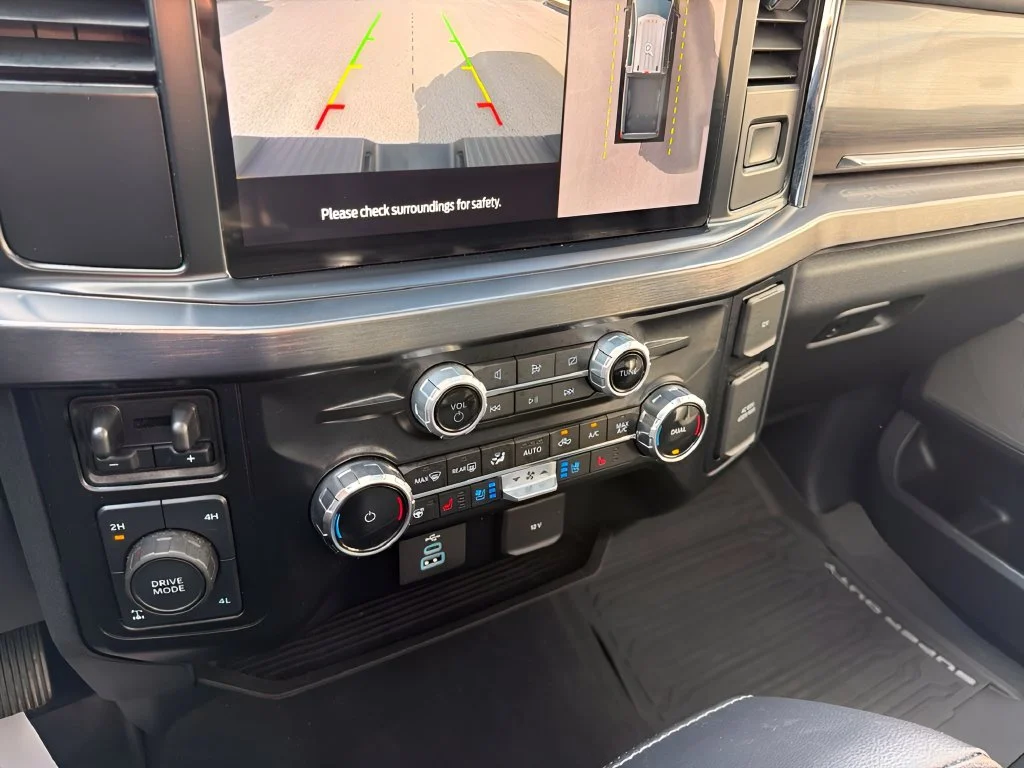 Used 2024 Star White Metallic Tri-Coat Ford Lariat image 27