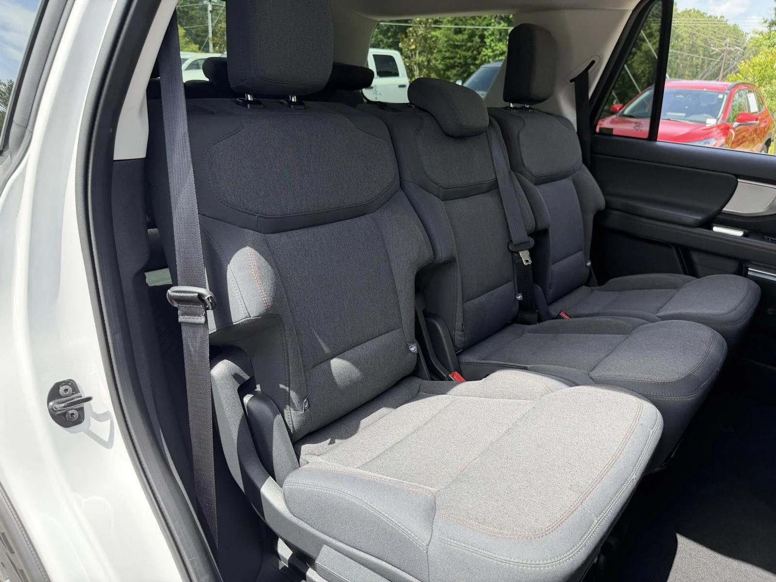Used 2025 Oxford White Ford Active image 20