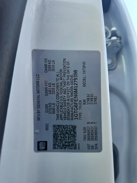 Used 2021 SUMMIT WHITE GMC 4WD AT4 w/Leather image 29