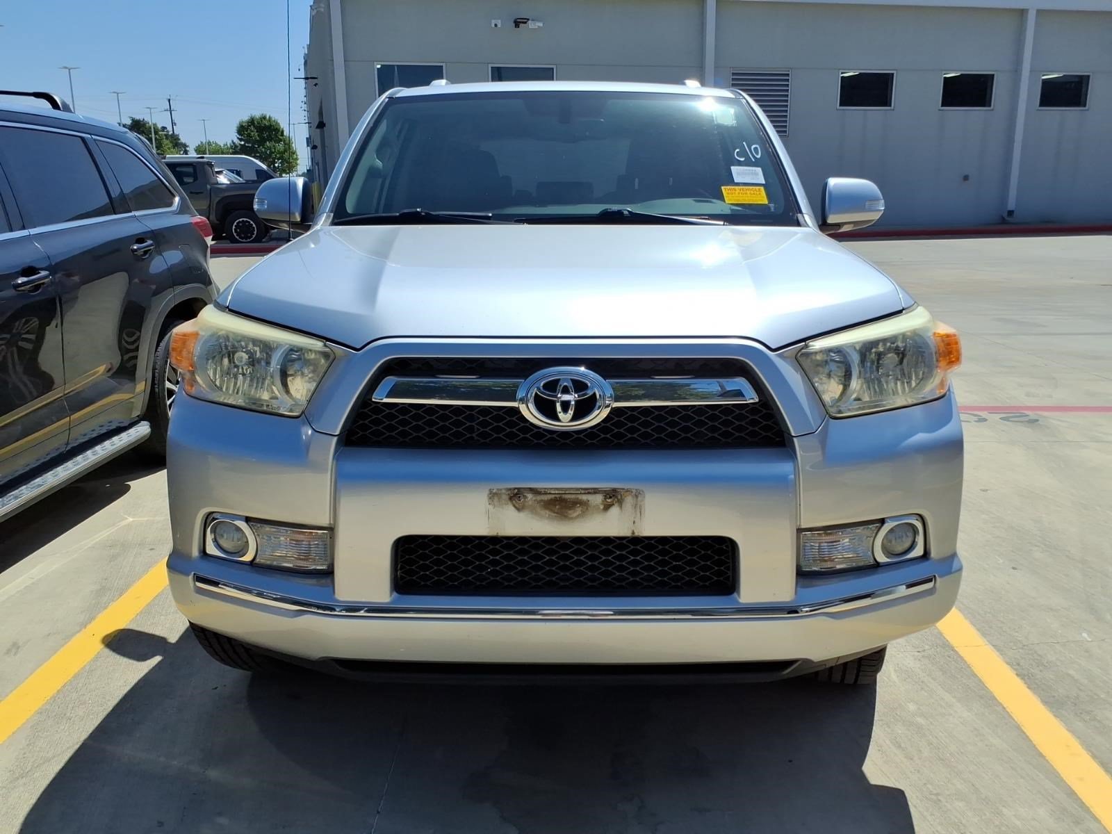Used 2010 CLASSIC SILVER ME Toyota Limited image 2