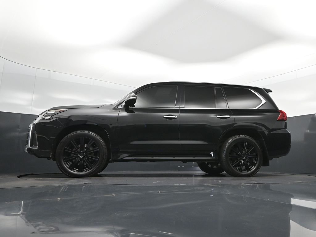 2017 Lexus LX 570 - Photo 41
