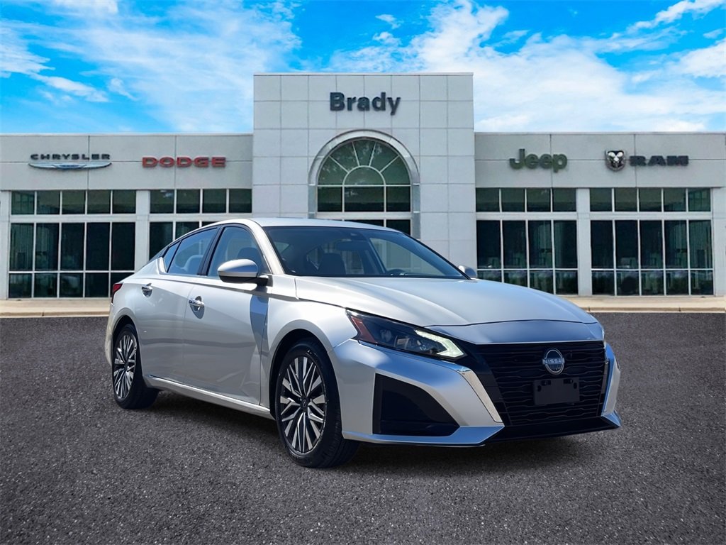 2023 Nissan Altima SV