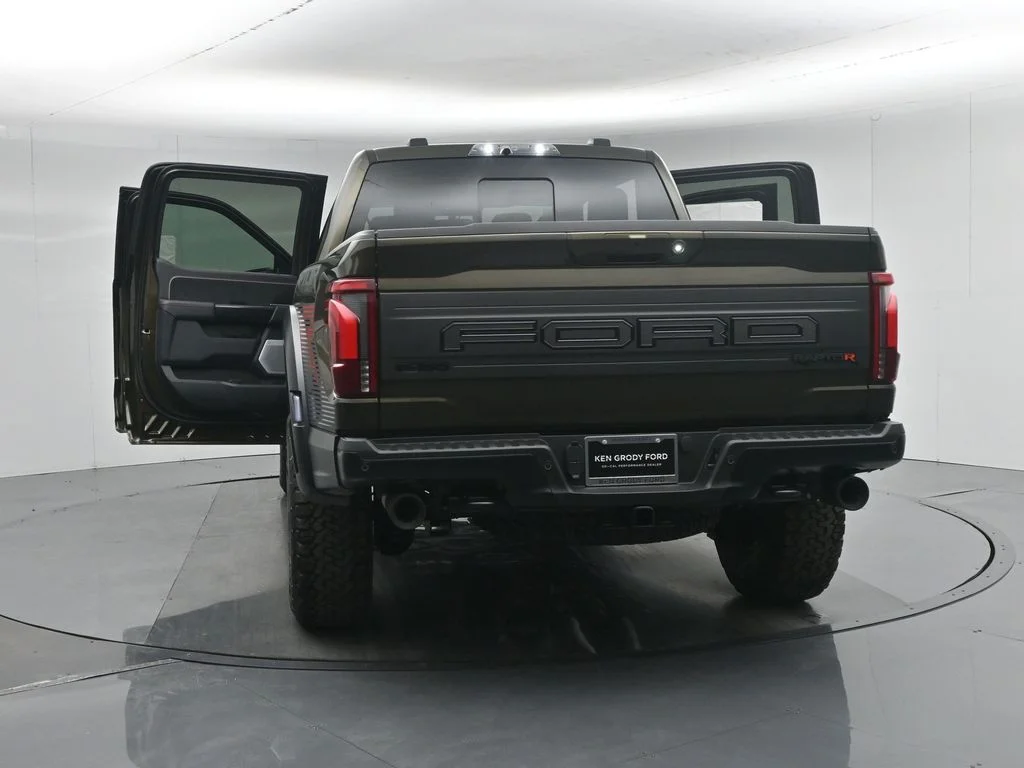 New 2026 Shelter Green Ford Raptor image 36