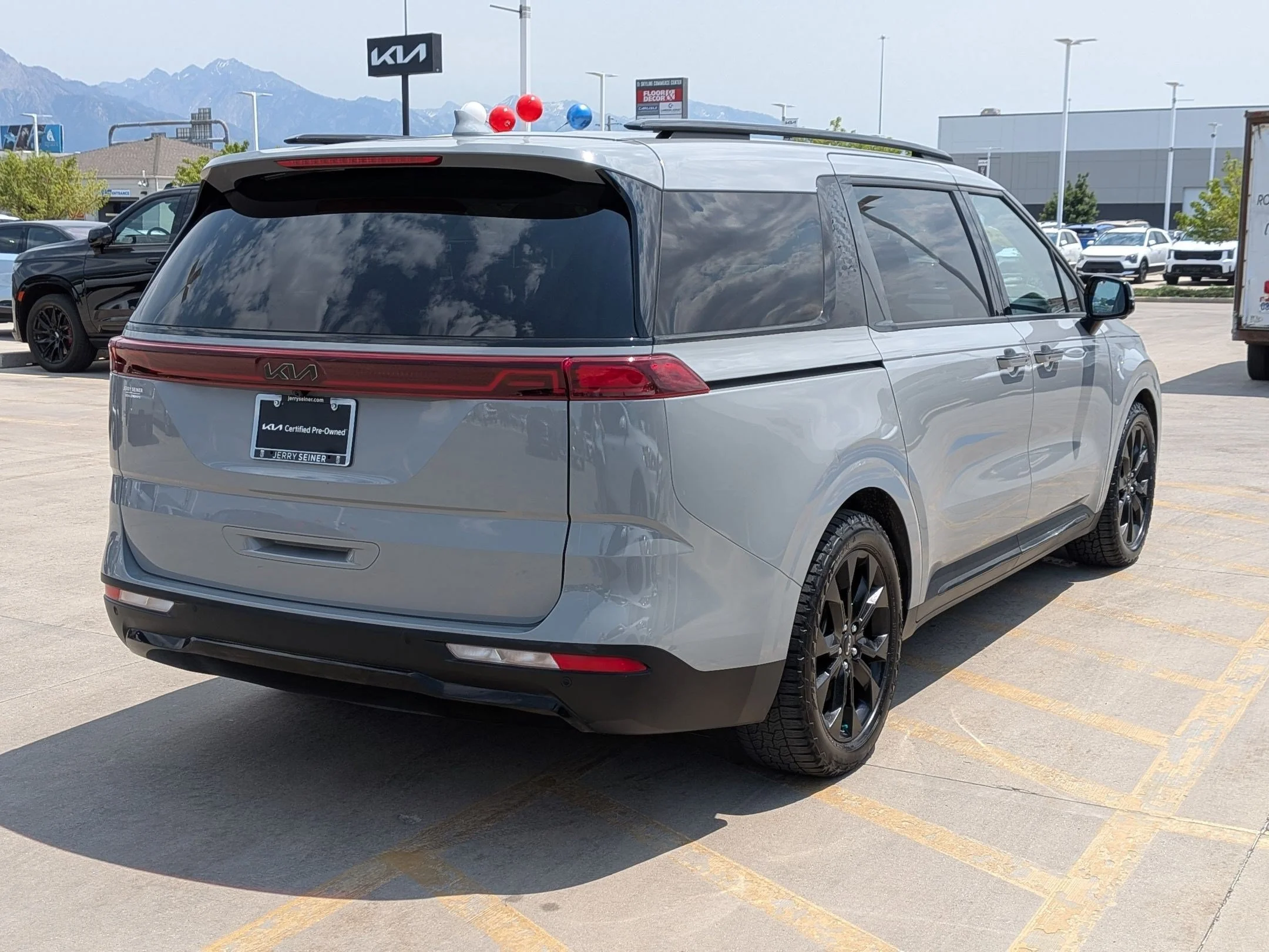 Used 2024 Ceramic Silver Kia SX Prestige image 5