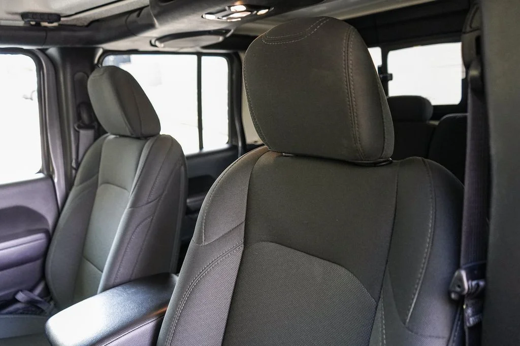 Used 2022 Gray Jeep Altitude image 22