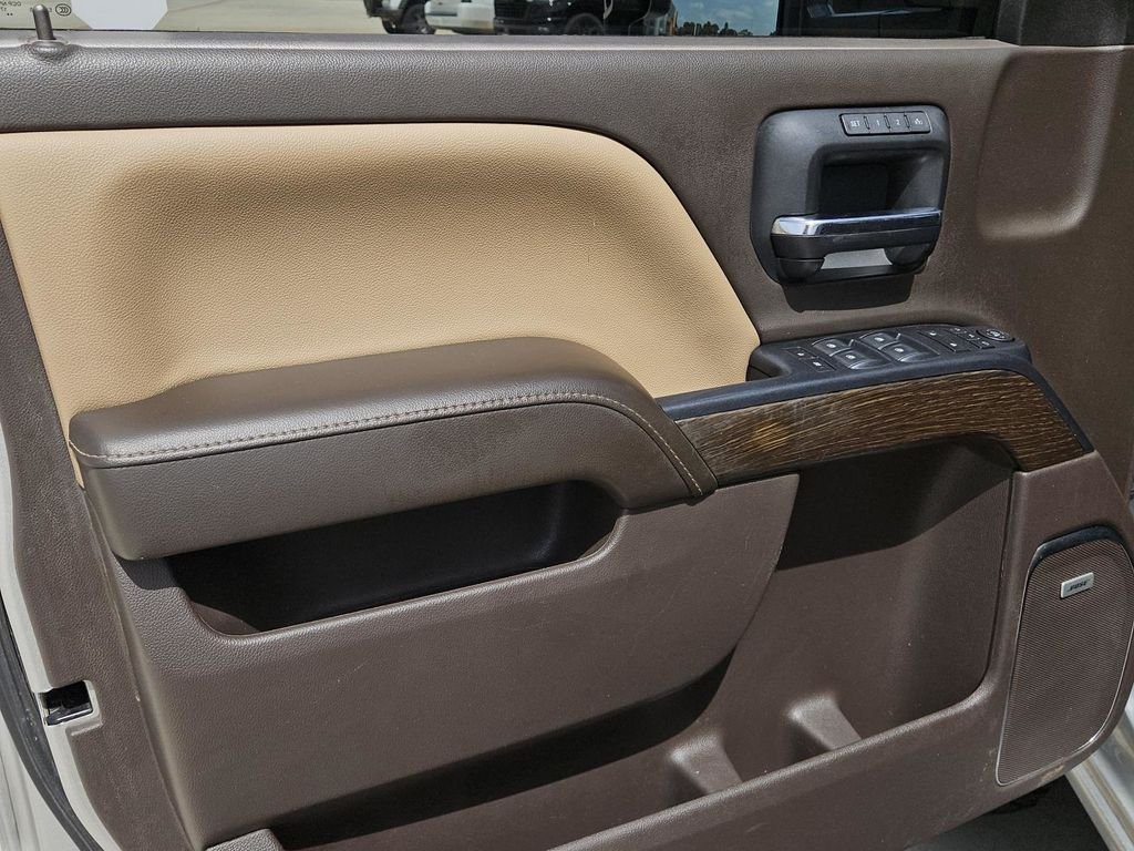 Used 2018 Silver GMC Denali image 9