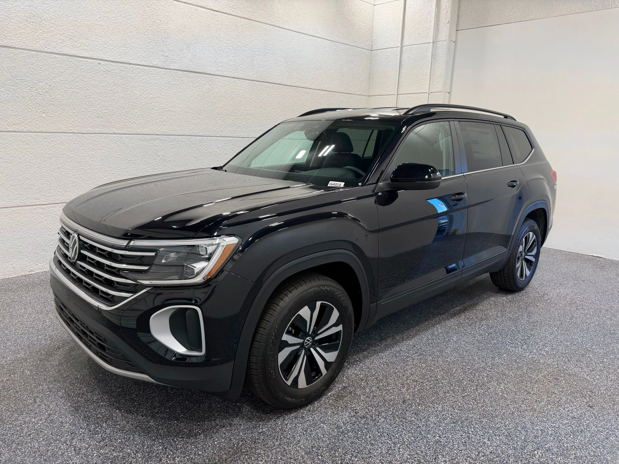 New 2026 Black Volkswagen 2.0T SE image 1