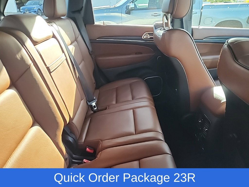 Used 2016 White Jeep Summit image 18