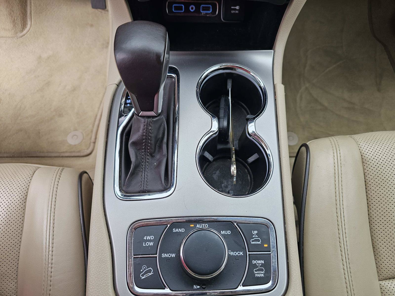 Used 2020 Slate Blue Pearlcoat Jeep Overland image 25