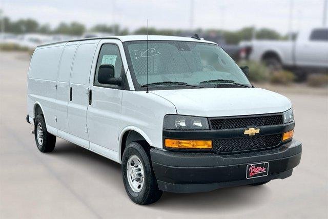 2026 Chevrolet Express 2500 Extended Work Van HD's photo
