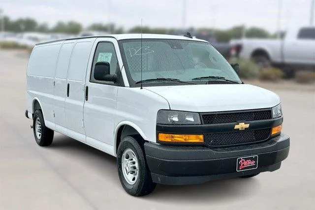 2026 Chevrolet Express 2500 Extended Work Van HD's photo