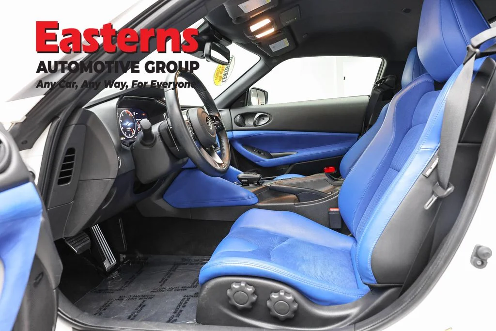 Used 2025 White Nissan Performance image 14