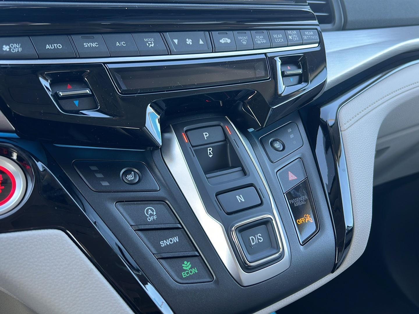 New 2026 Solar Silver Metallic Honda Touring image 11