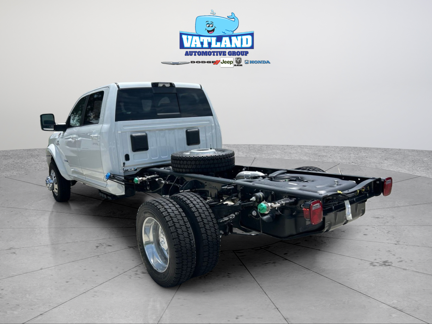 New 2026 Bright White Clear-Coat Exterior Paint RAM Tradesman image 3
