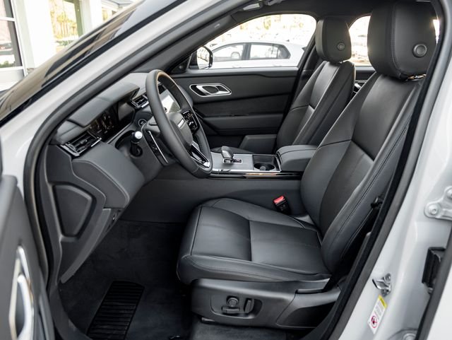 New 2026 Arroios Grey Land Rover Dynamic SE image 14