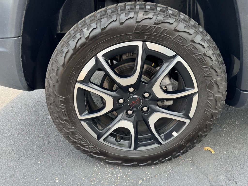 Used 2025 Bright White Clearcoat Jeep Trailhawk image 9