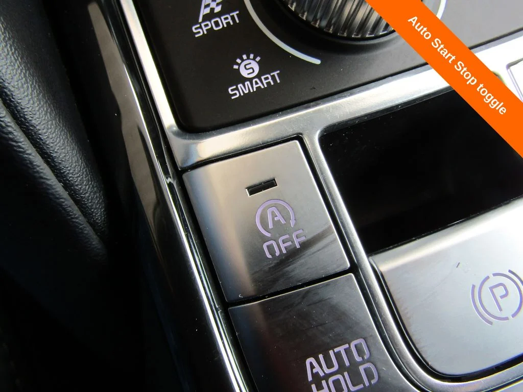Used 2025 White Kia S image 17