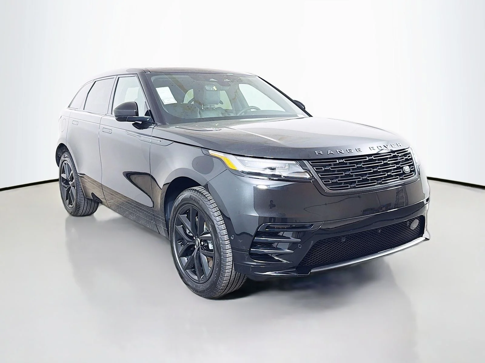 New 2026 Santorini Black Land Rover Dynamic SE image 7