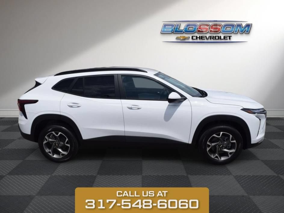 2026 Chevrolet Trax LT - Photo 9