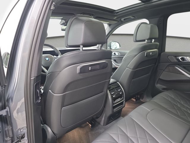 Certified Used 2025 Skyscraper Grey Metallic BMW xDrive40i image 10