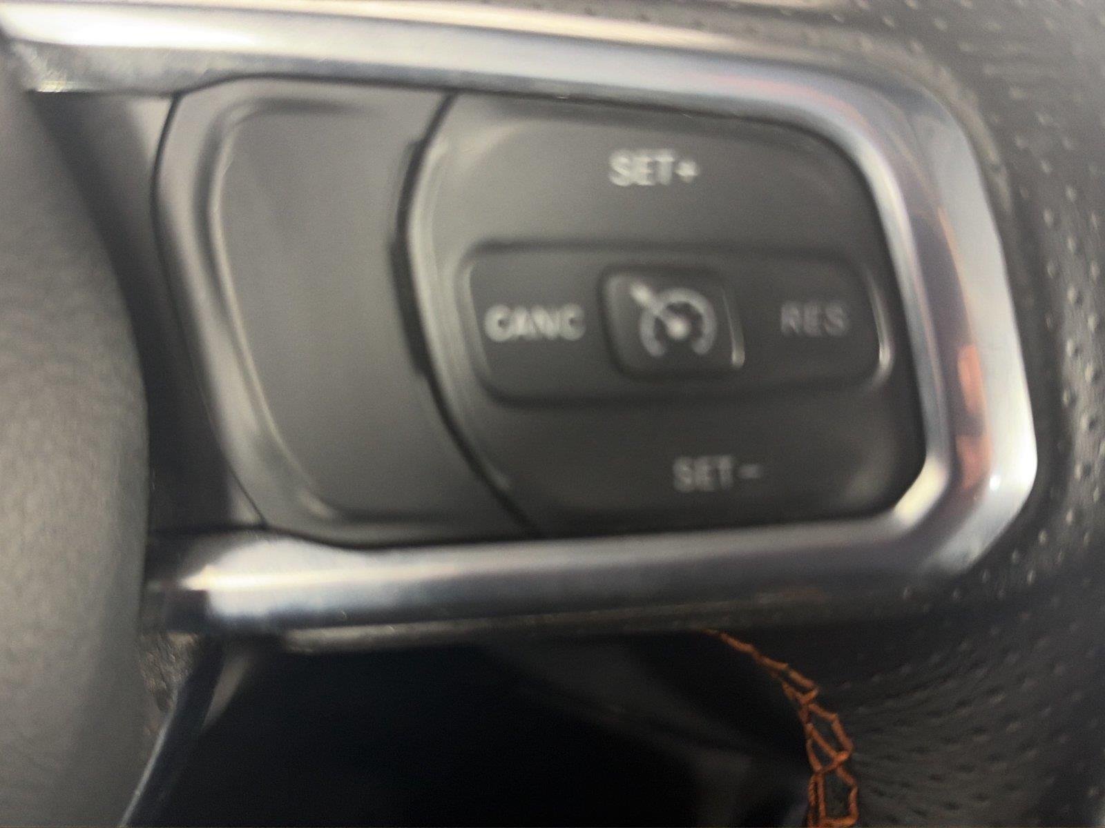 Used 2022 Granite Crystal Metallic Clearcoat Jeep Mojave image 19