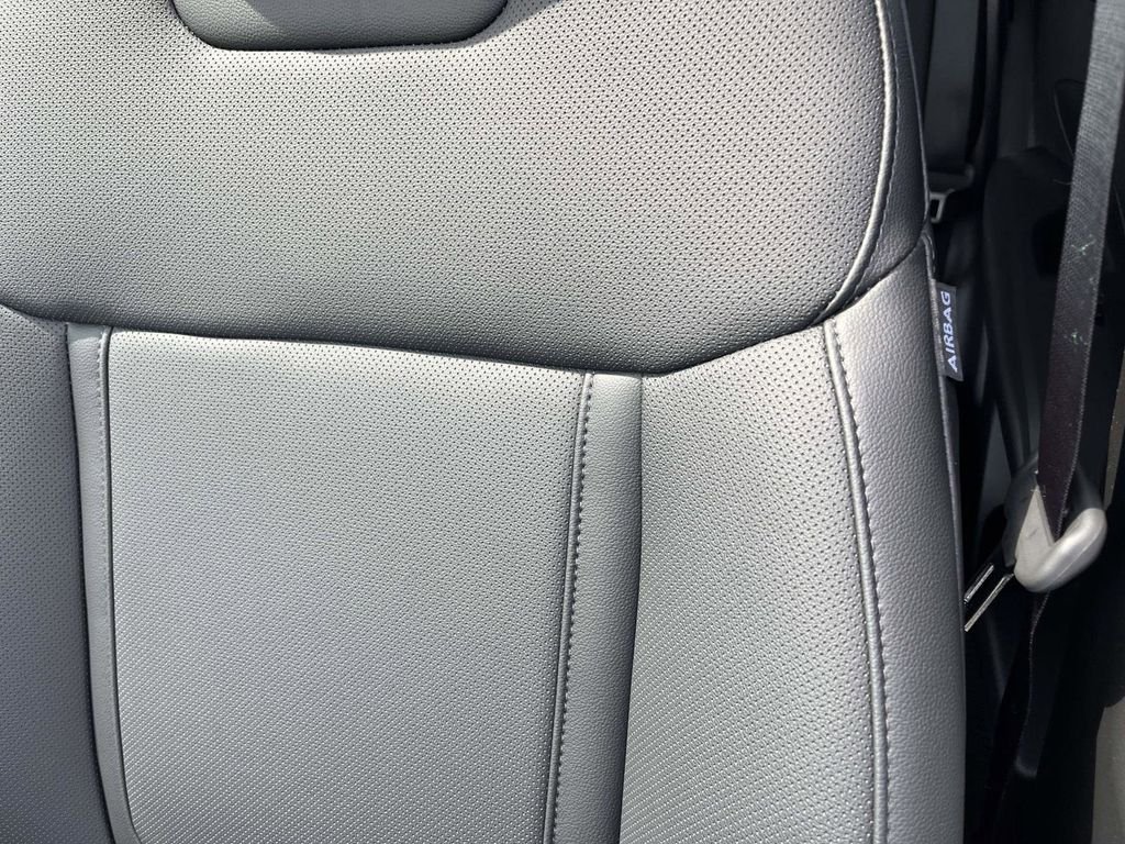 New 2026 White Hyundai SEL Premium AWD image 12