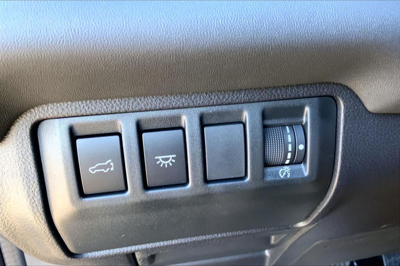 New 2026 CRYSTAL BLACK SILICA Subaru Touring 7-Passenger image 17