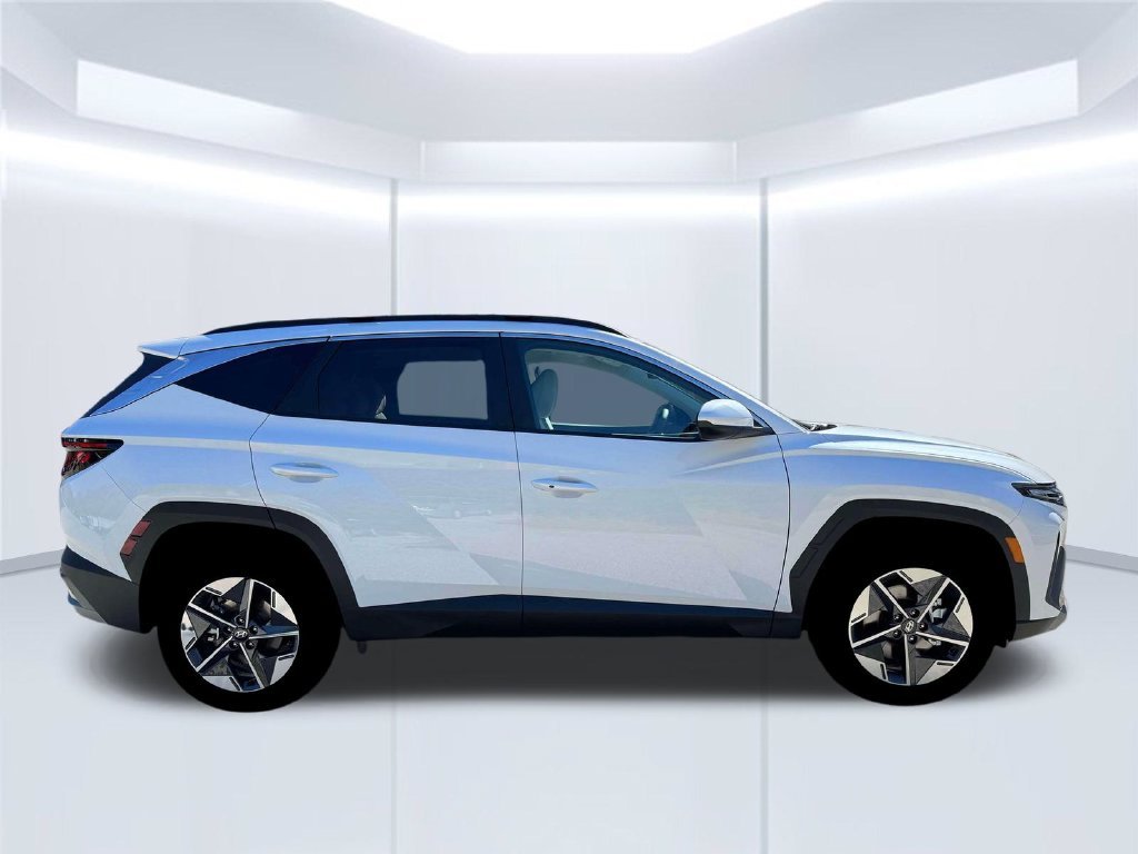 New 2026 White Hyundai SEL image 9