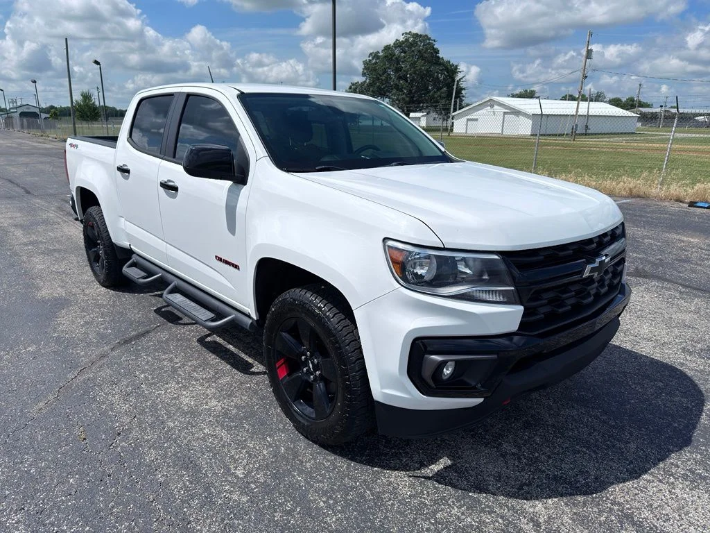 Used 2021 White Chevrolet LT image 11