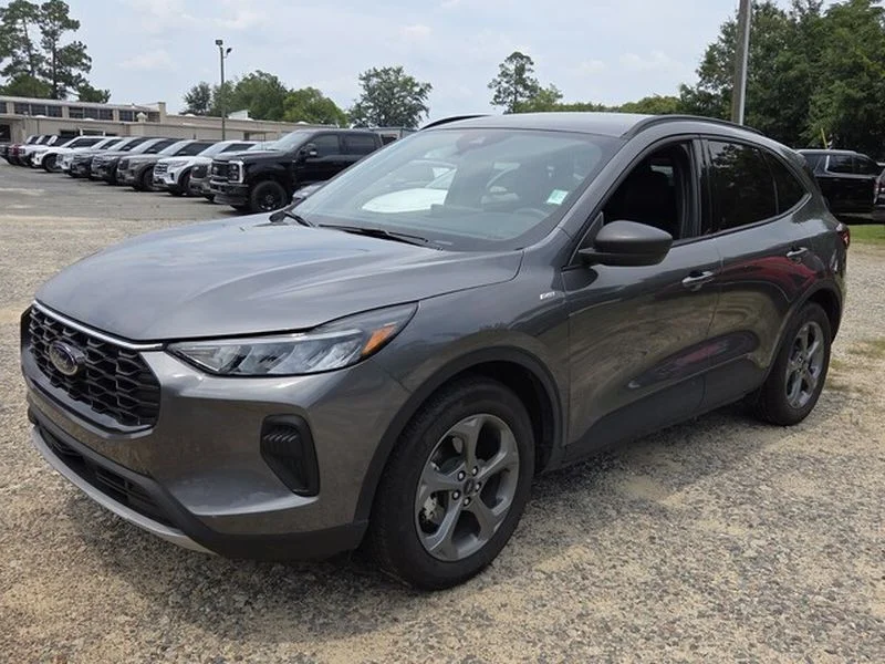 Used 2025 Carbonized Gray Metallic Ford ST-Line image 4
