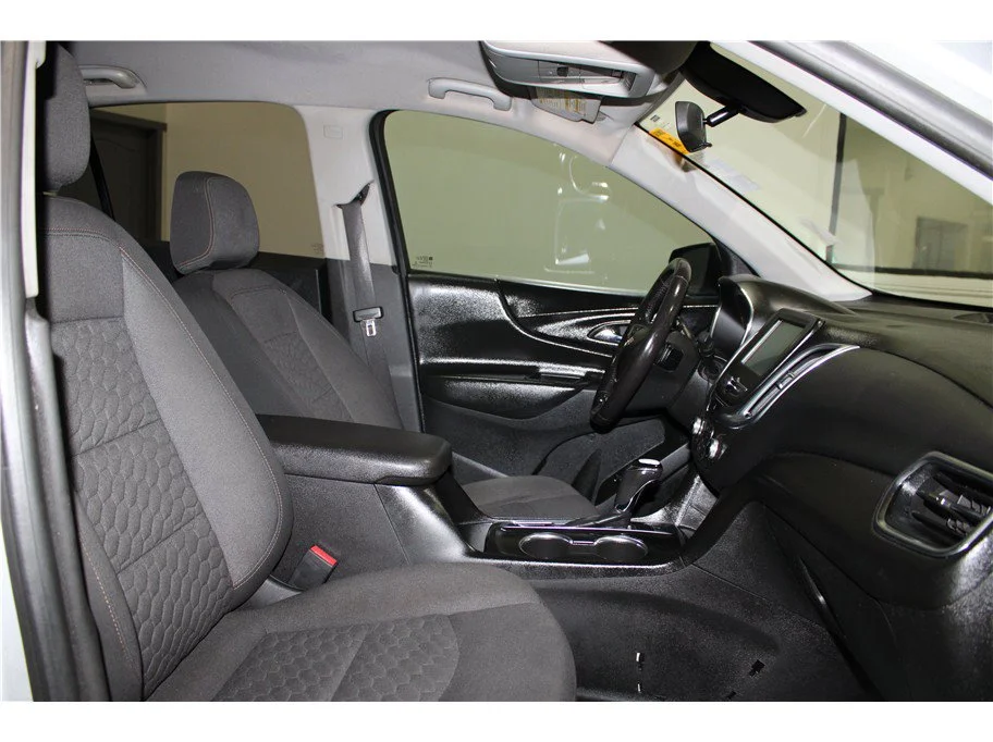 Used 2018 Silver Ice Metallic Chevrolet LT image 22