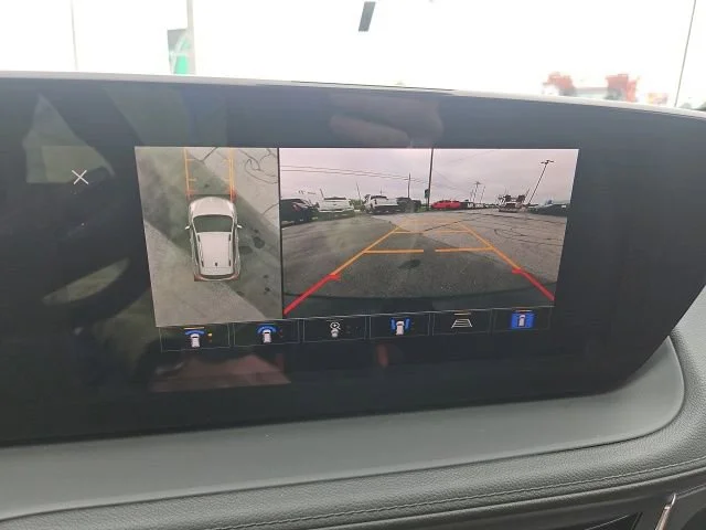 New 2026 Summit White Buick Preferred image 28