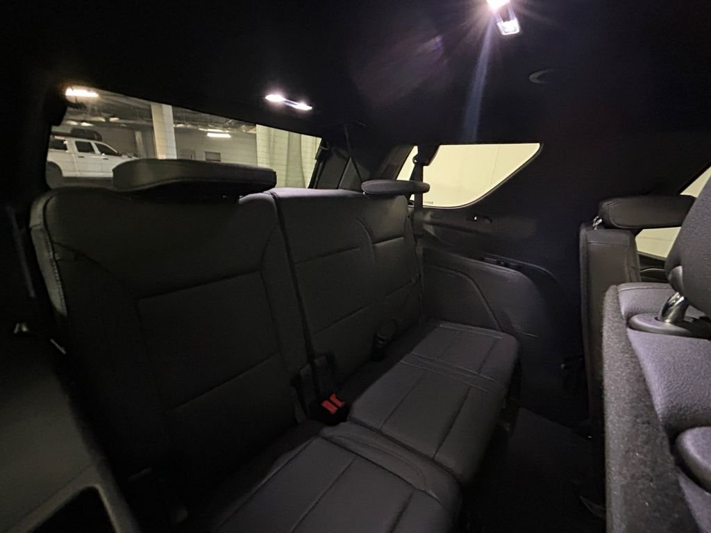 Used 2024 White Chevrolet Z71 image 17