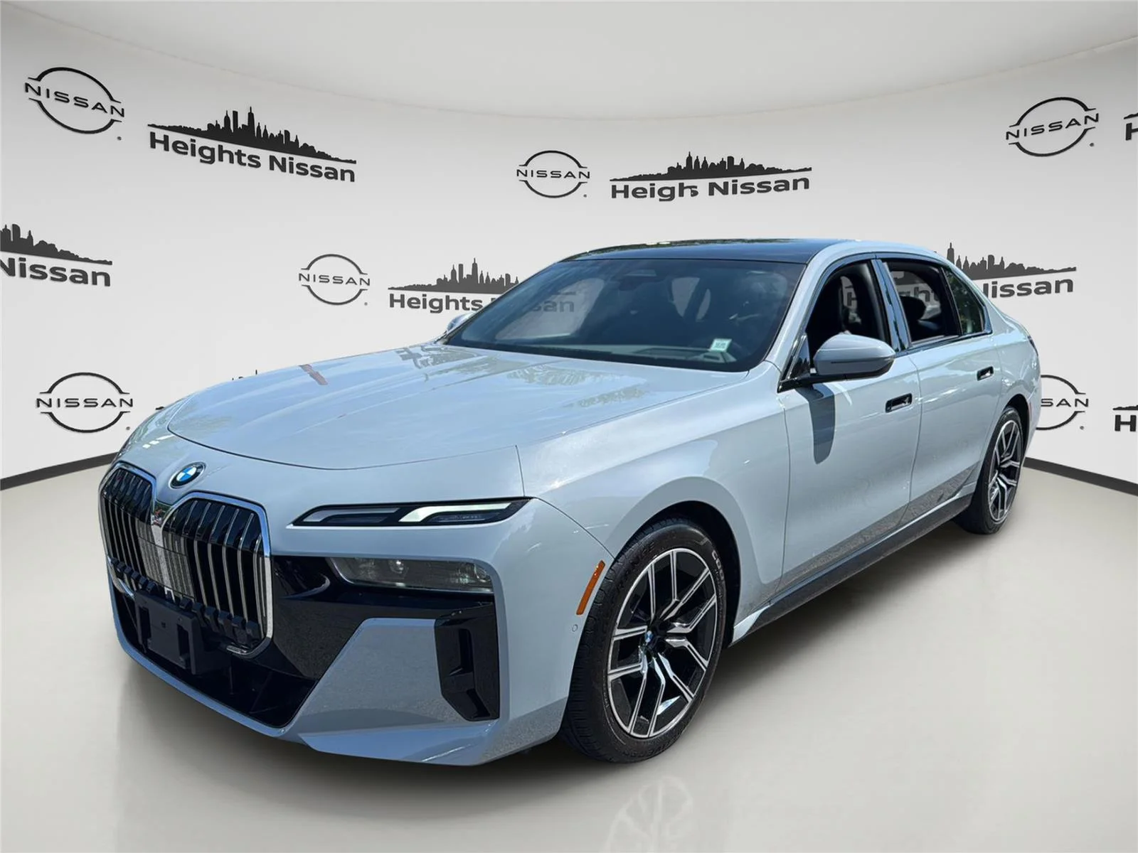 Used 2025 GRAY BMW 740i xDrive image 12