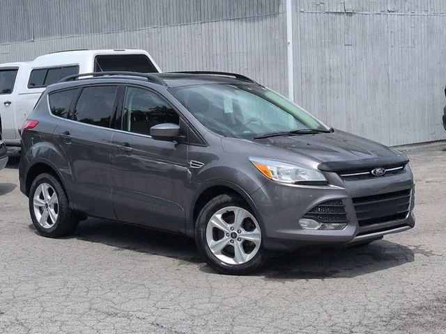 Used 2014 Gray Ford SE image 11