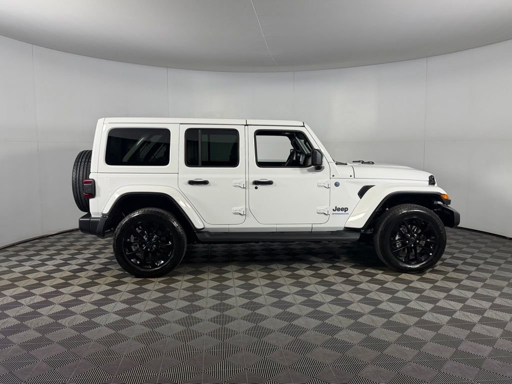 Certified Used 2025 White/off-white Jeep Sahara 4xe image 5