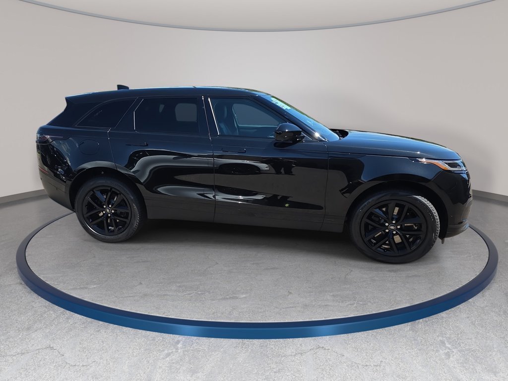New 2026 Santorini Black Land Rover S image 4