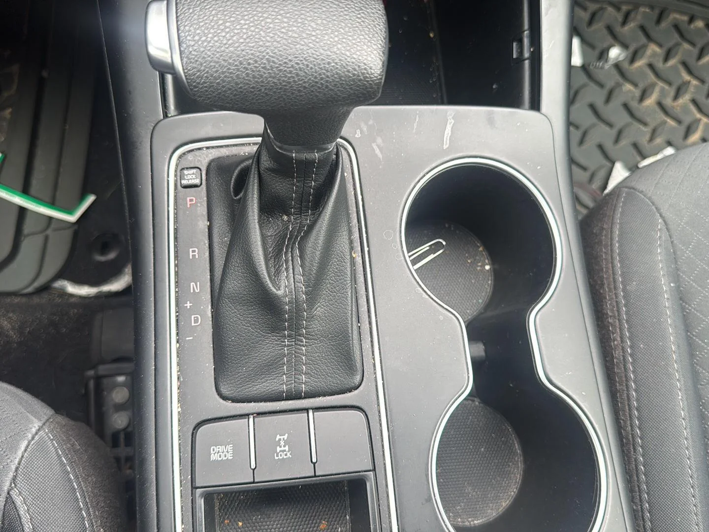 Used 2019 Sangria Kia LX image 19