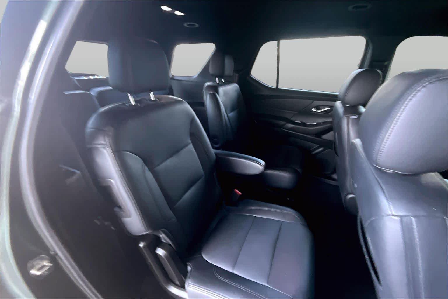 Used 2022 Silver Sage Metallic Chevrolet LT Cloth image 19