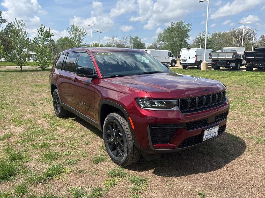 New 2026 Velvet Red Pearlcoat Jeep Laredo Altitude image 4