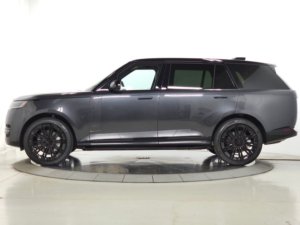 New 2026 Carpathian Grey Land Rover SE image 2