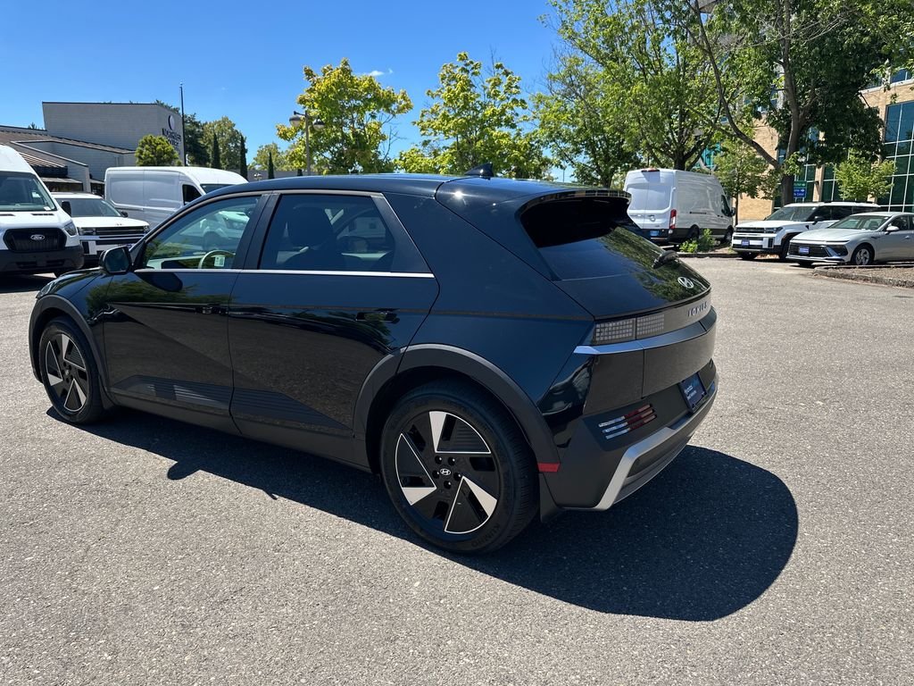 Certified Used 2026 Black Hyundai SEL image 4