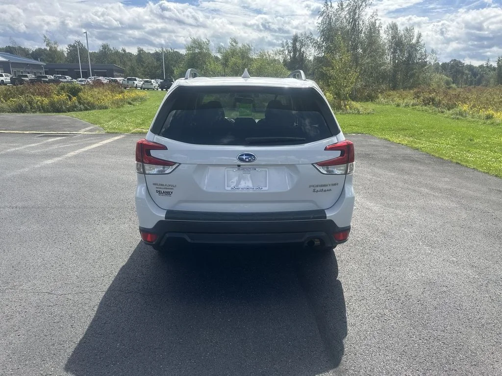 Used 2020 White Subaru Premium image 7