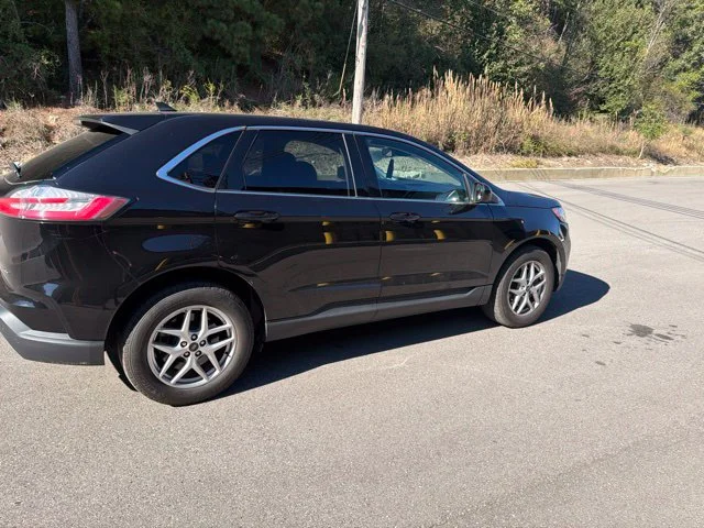 Used 2024 Black Ford SEL image 7